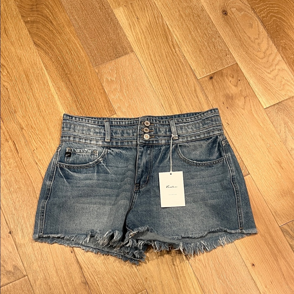 Kancan high rise raw hem Shorts  Size 11/29 Light‎ Wash Denim Stretch